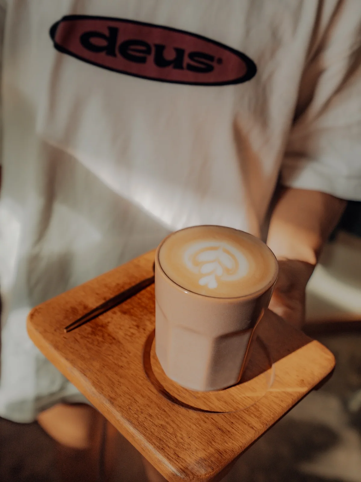 Café, por favor.